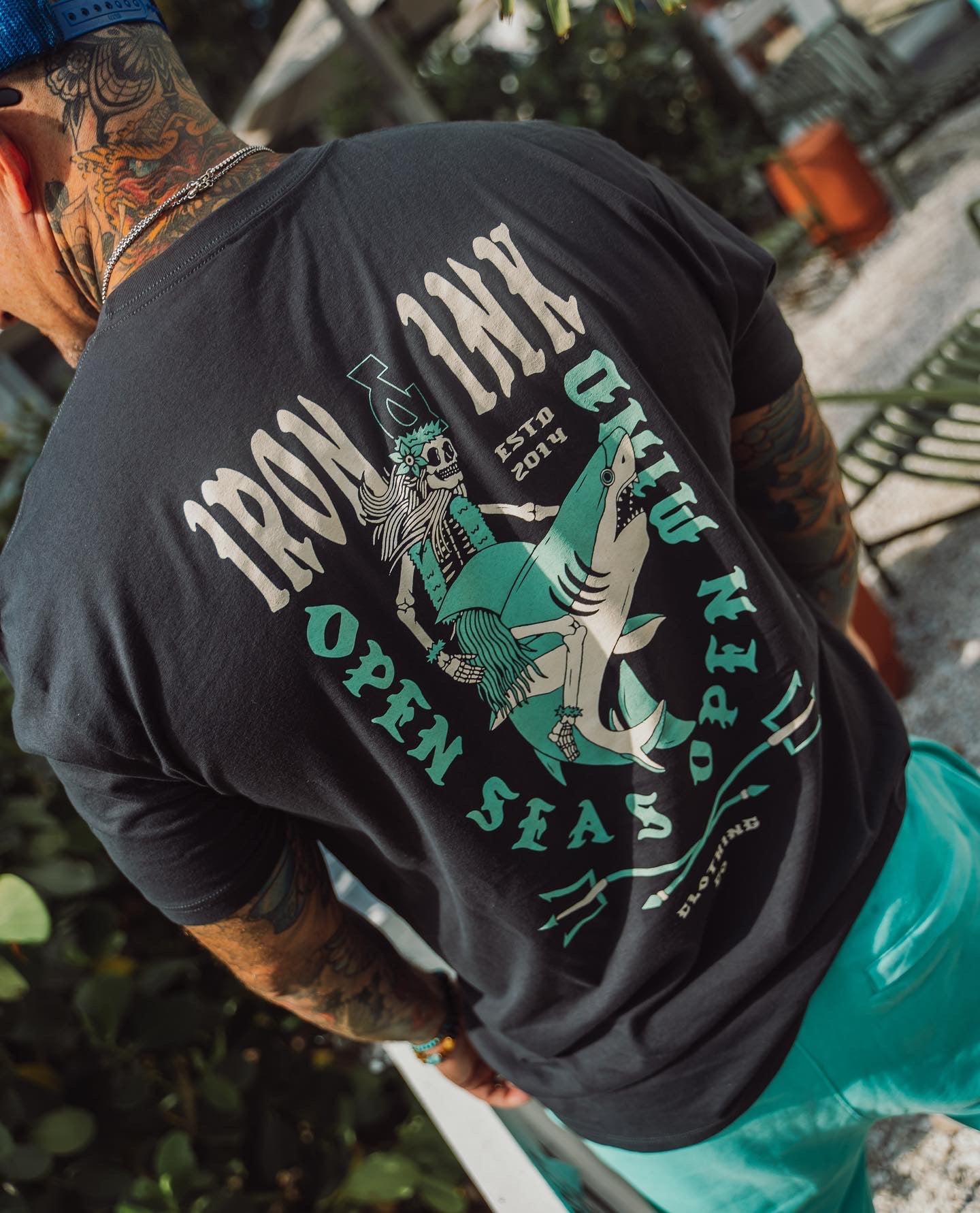 shark/skull unisex t-shirt- vintage Black