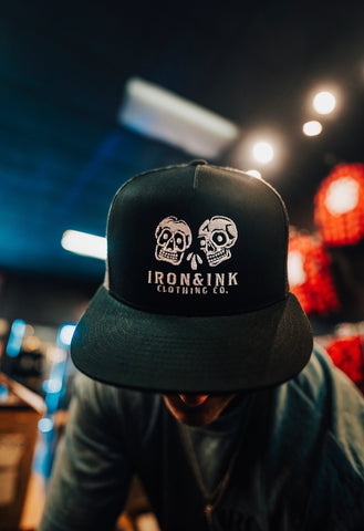 New "skulls" flat bill SnapBack trucker hat-Black