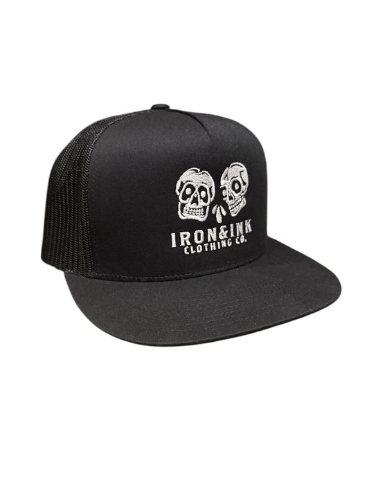 New "skulls" flat bill SnapBack trucker hat-Black